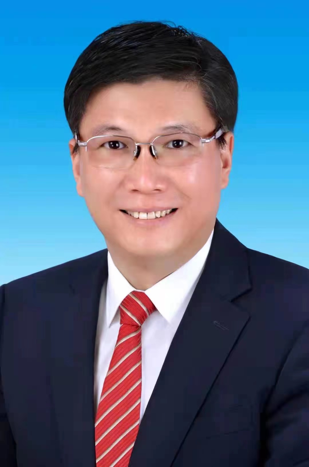 李栋-蓝底.jpg