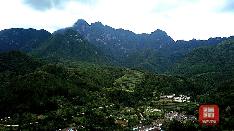 江油云锣山原生态山脉.jpg