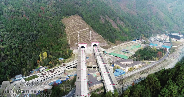 位于安州区高川乡和阿坝州茂县土门镇境内的跃龙门隧道,是成兰铁路