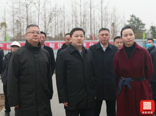 2021年12月23日 罗增斌在科技城新区安置区调研（记者 赖杰 摄）.jpg