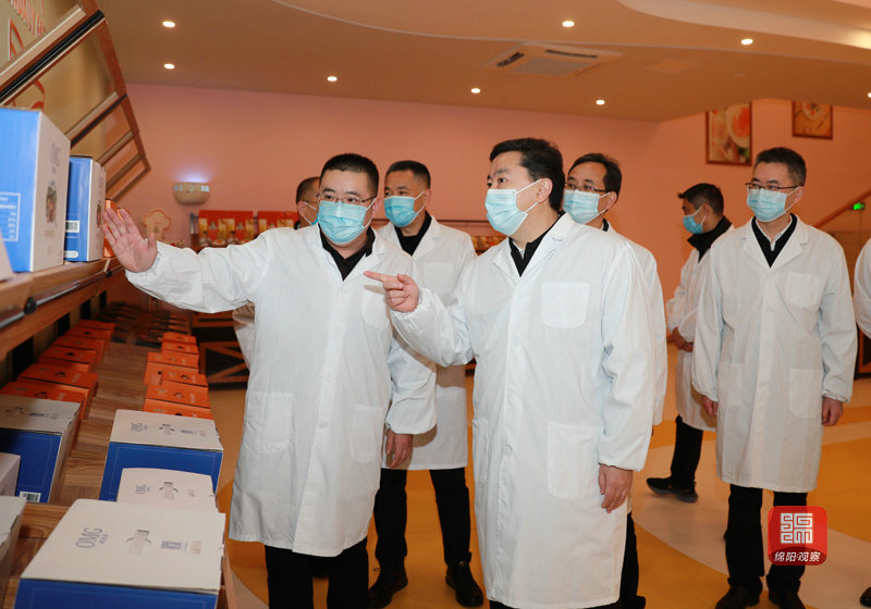 2021年12月26日 罗增斌在圣迪乐生态食品公司调研（记者 赖杰 摄）.JPG