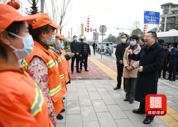 2021年2月10日，元方带队检查疫情防控、安全生产和市场供应9  张莉 摄.jpg