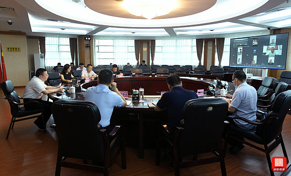 2021年7月25日，元方主持召开疫情防控应急指挥部会议  张莉 摄.jpg