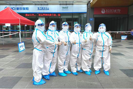 (社区医护人员奋战在抗疫一线)