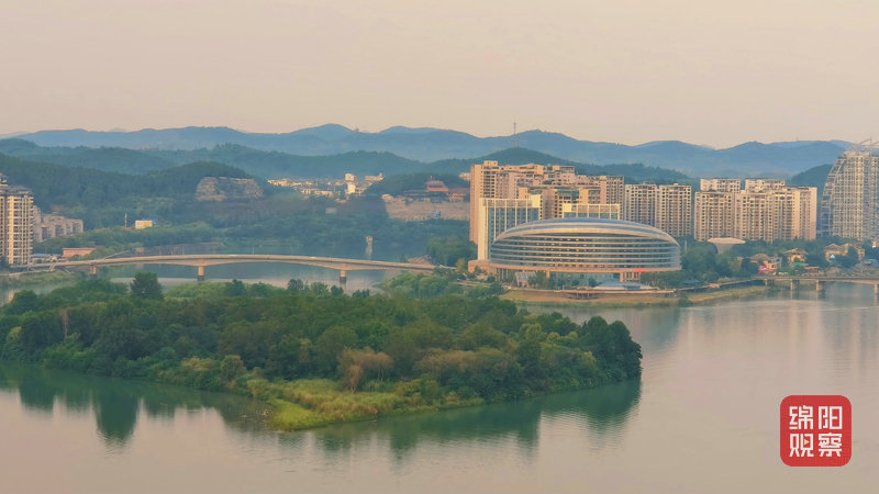杨定端.jpg