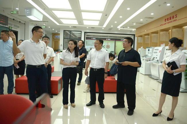 参观社银合作旗舰网点——工行绵阳涪城支行.jpg