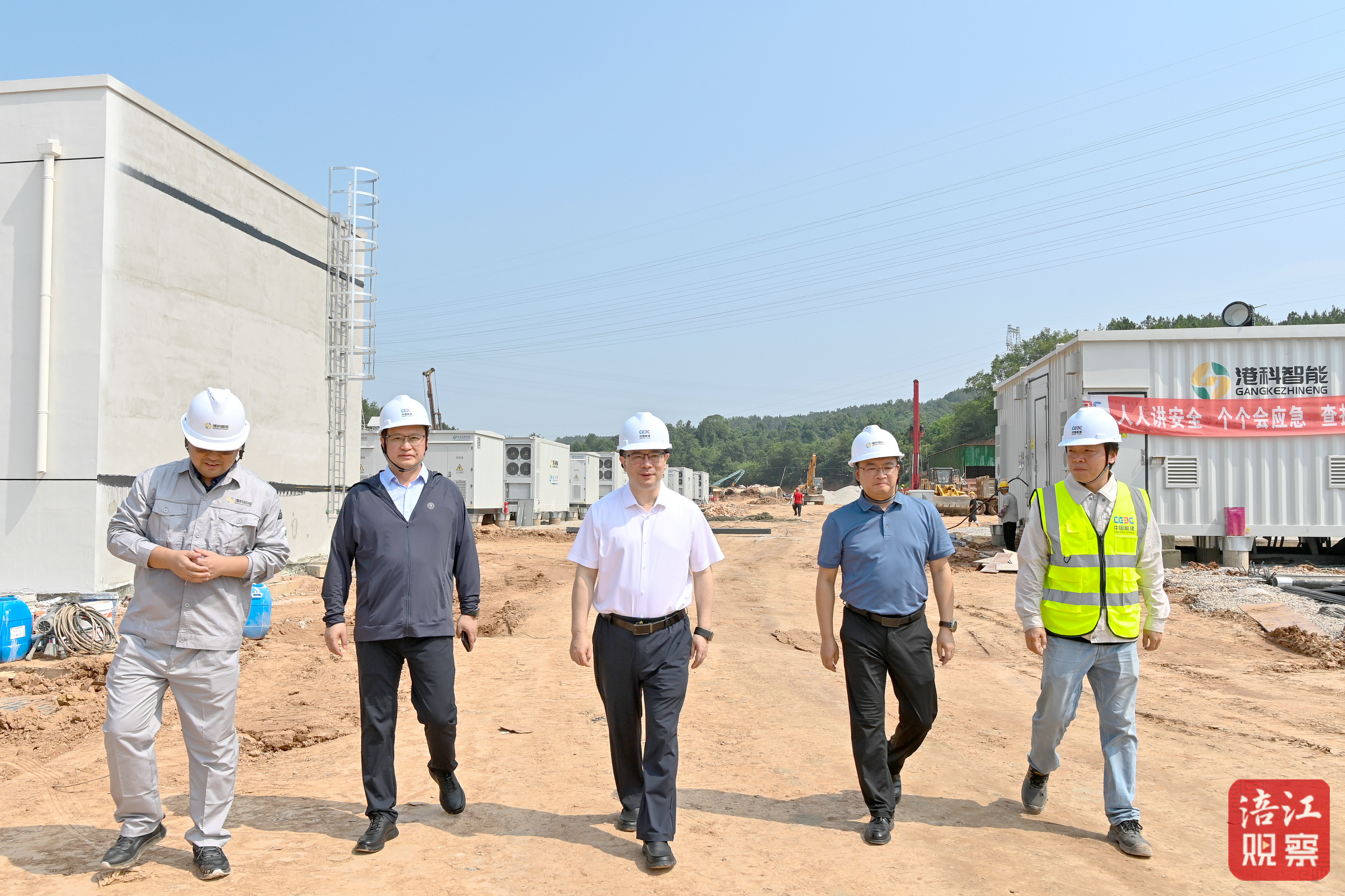 李云市长调研迎峰度夏电力保障和电网基础设施建设工作(绵阳港旗游仙区300MW600MWh电化学储能电站项目现场).jpg